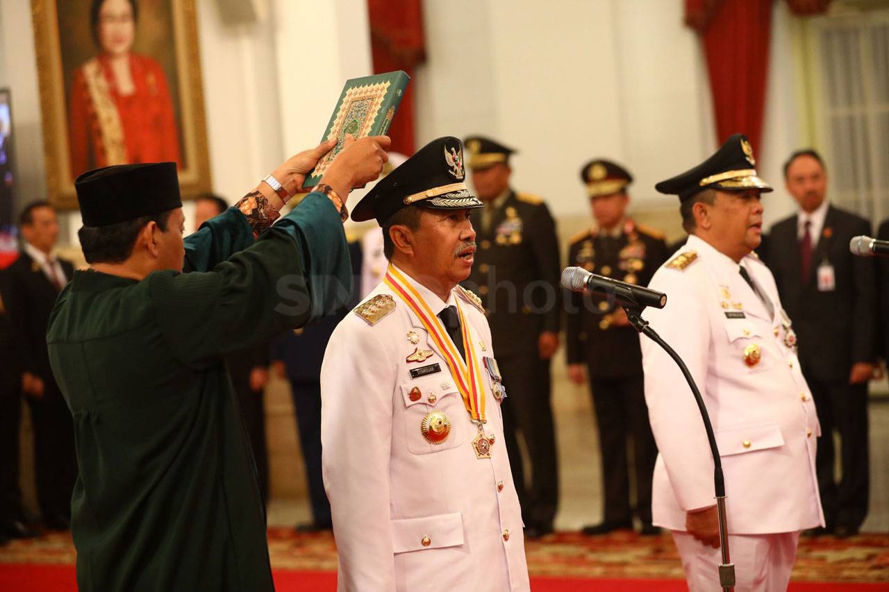 Presiden Jokowi Lantik...