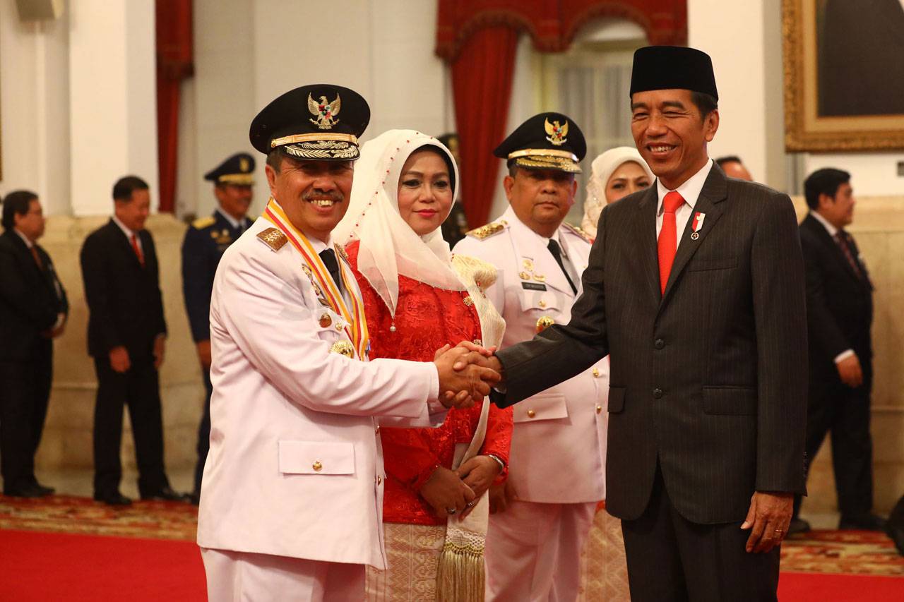 Presiden Jokowi Lantik...