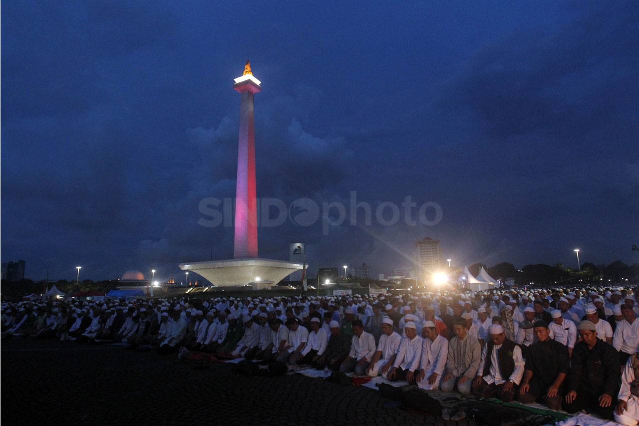 Ribuan Umat Muslim Hadiri...