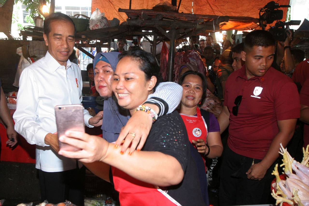 Presiden Jokowi Kunjungi...