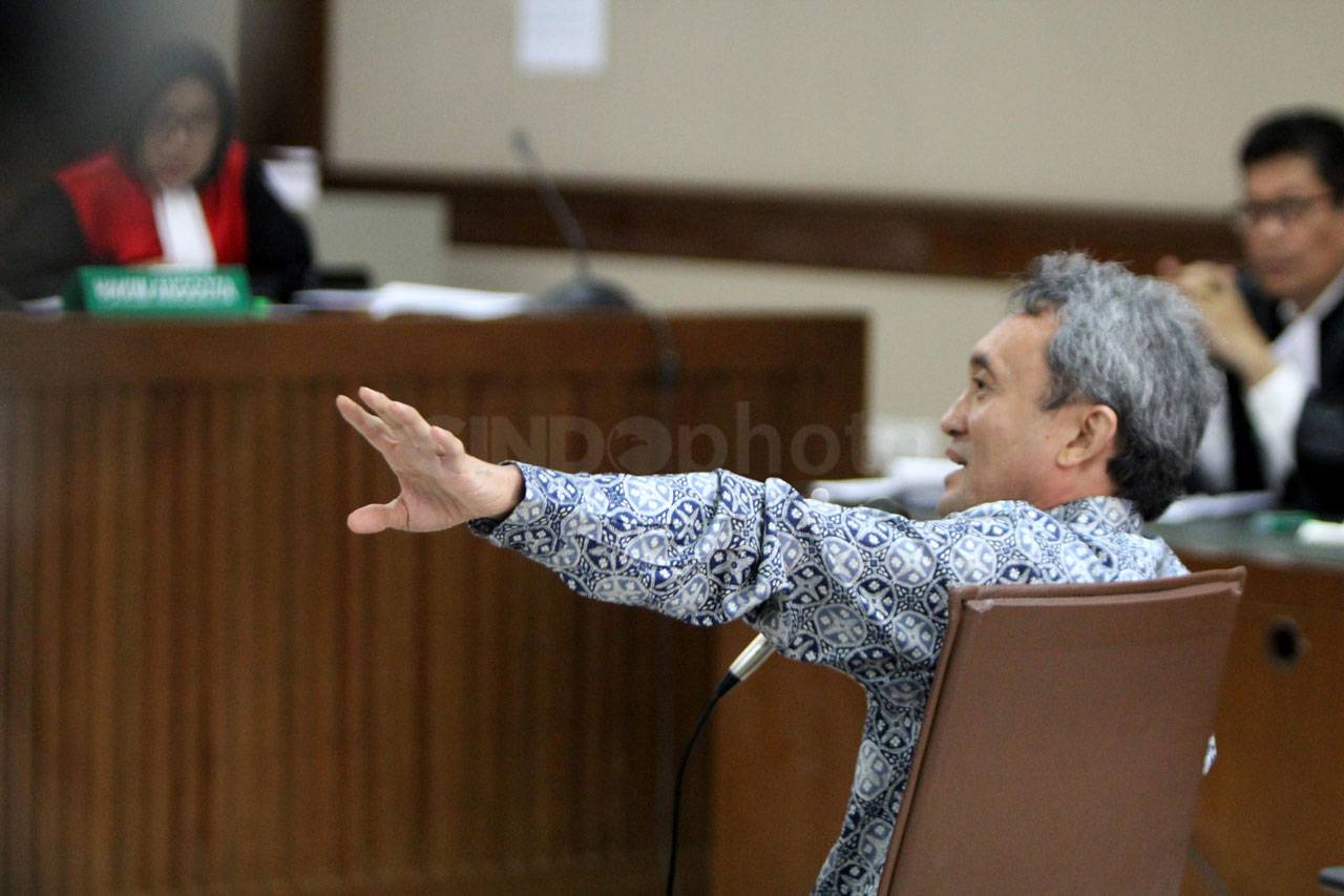 Jaksa Tayangkan Rekaman...