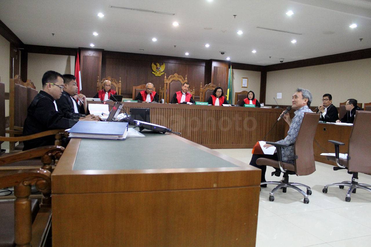 Jaksa Tayangkan Rekaman...