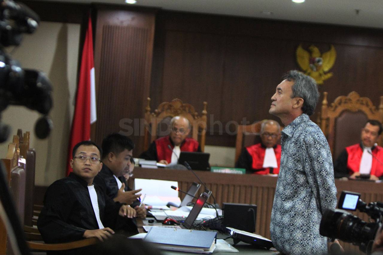 Jaksa Tayangkan Rekaman...