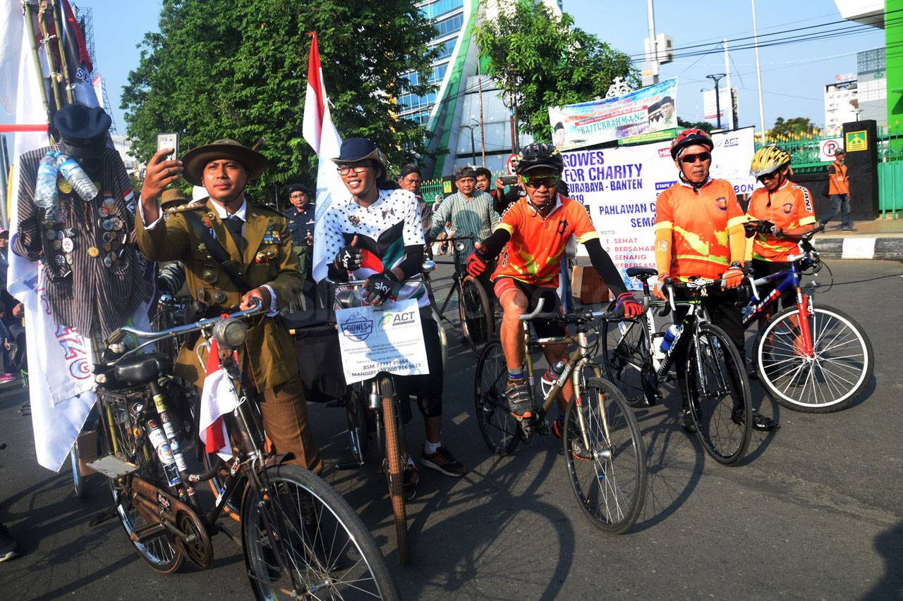 Aksi Gowes Surabaya-Banten...