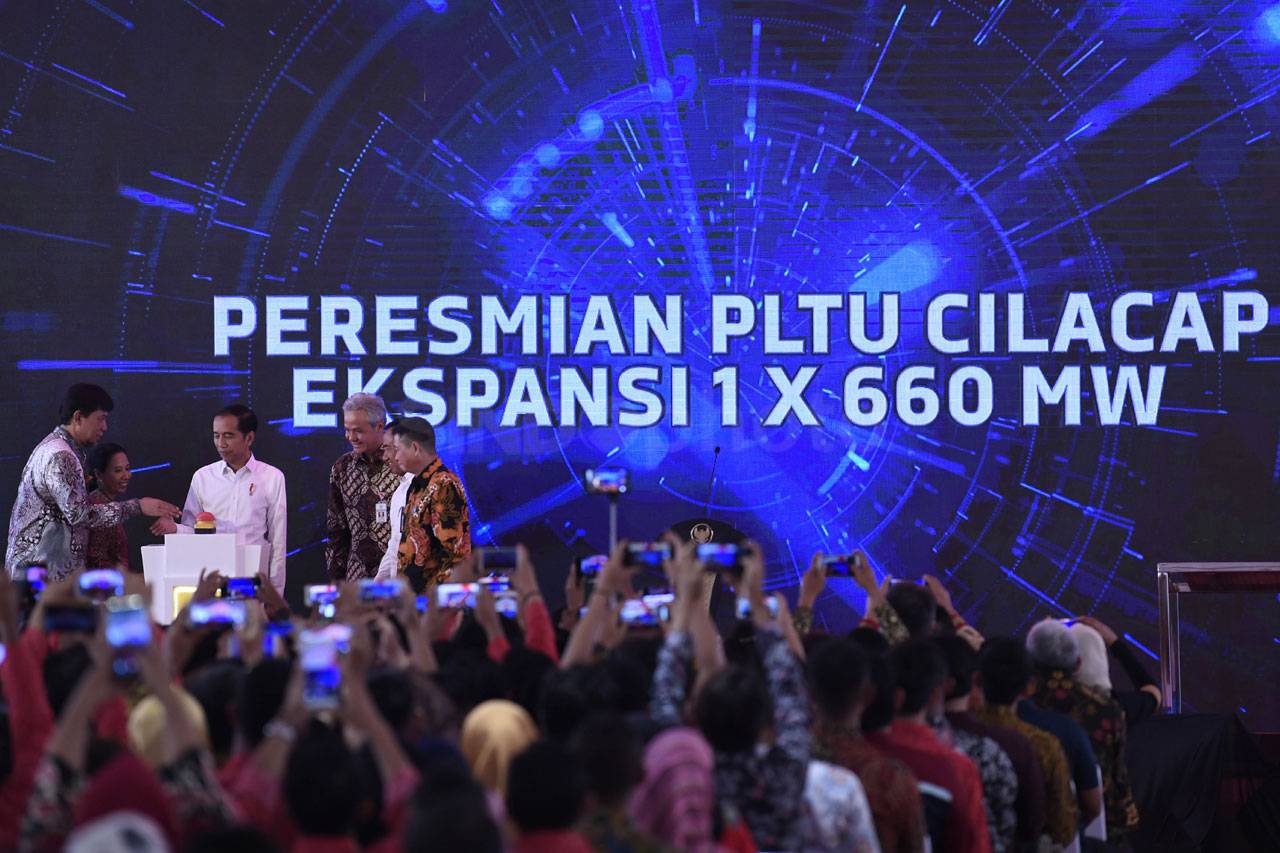 Presiden Jokowi Resmikan...