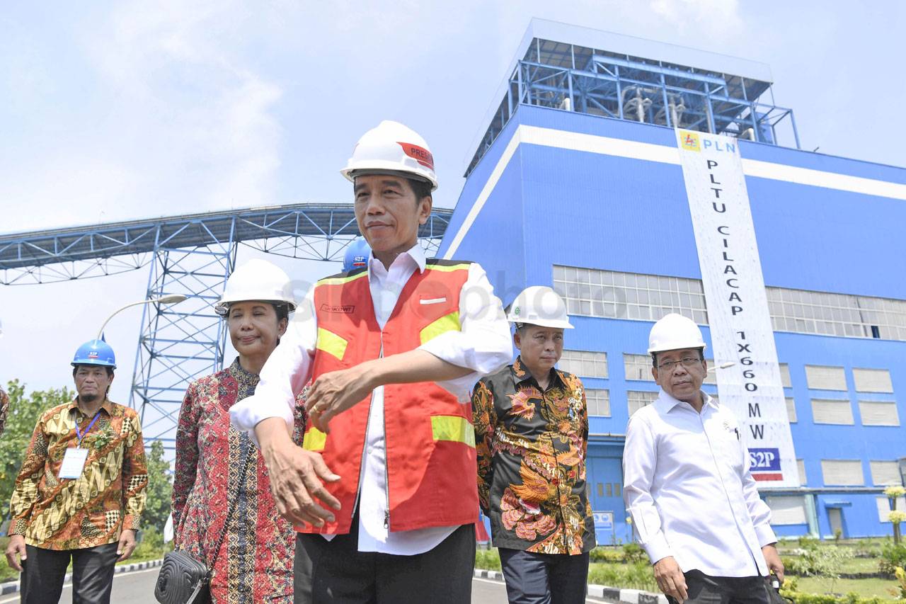 Presiden Jokowi Resmikan...