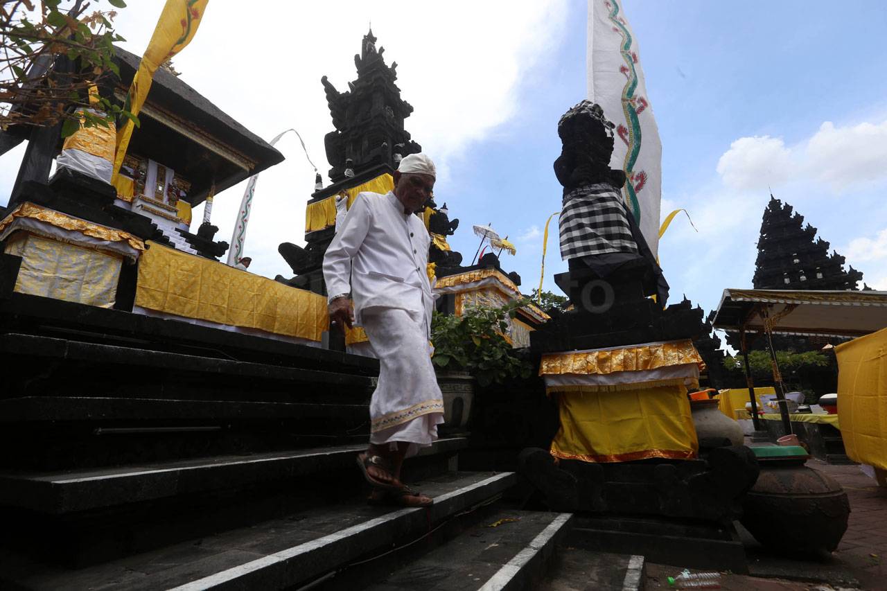 Jelang Melasti, Pura...
