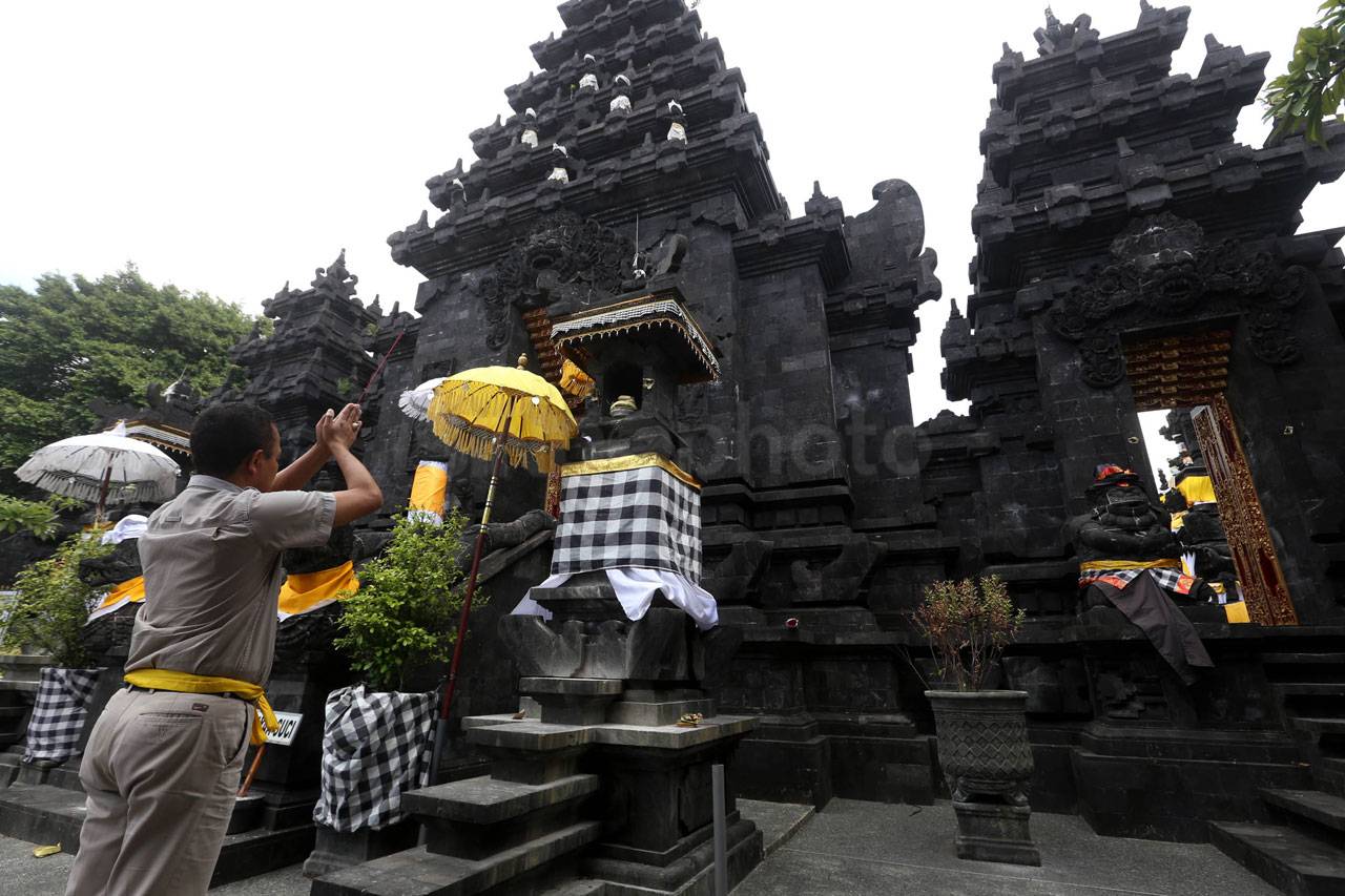 Jelang Melasti, Pura...