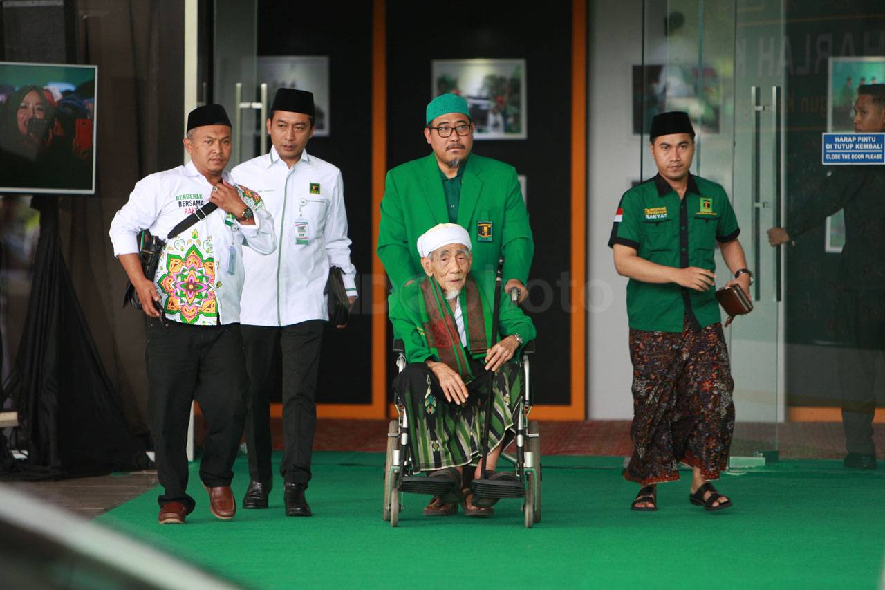 Presiden Jokowi Hadiri...