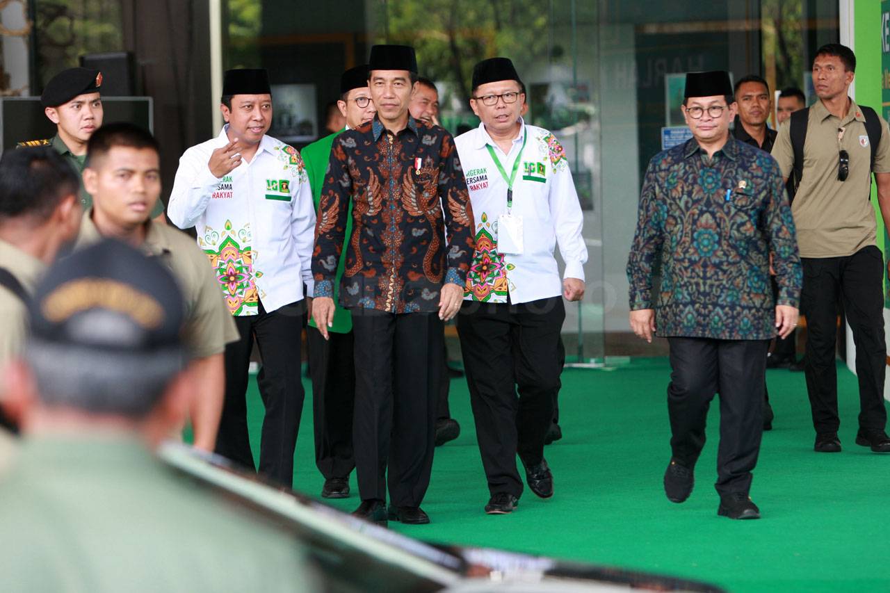 Presiden Jokowi Hadiri...