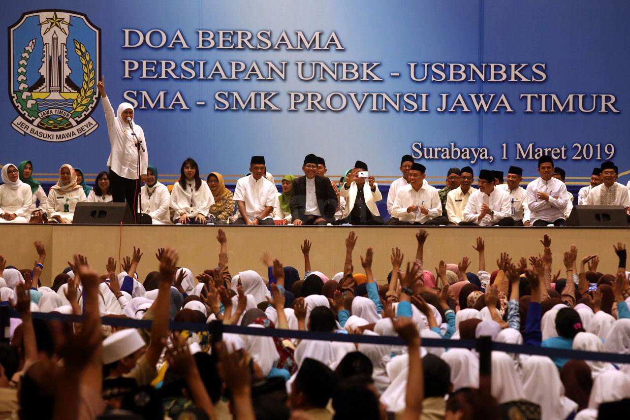 Gubernur Khofifah Motivasi...