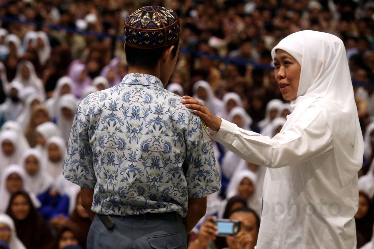 Gubernur Khofifah Motivasi...