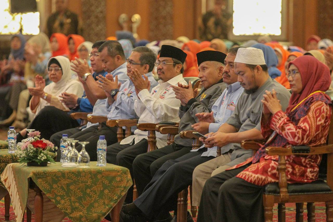 Capres Prabowo Hadiri...