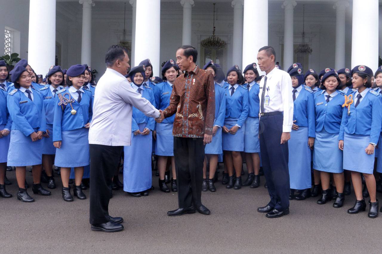 Presiden Jokowi Dialog...