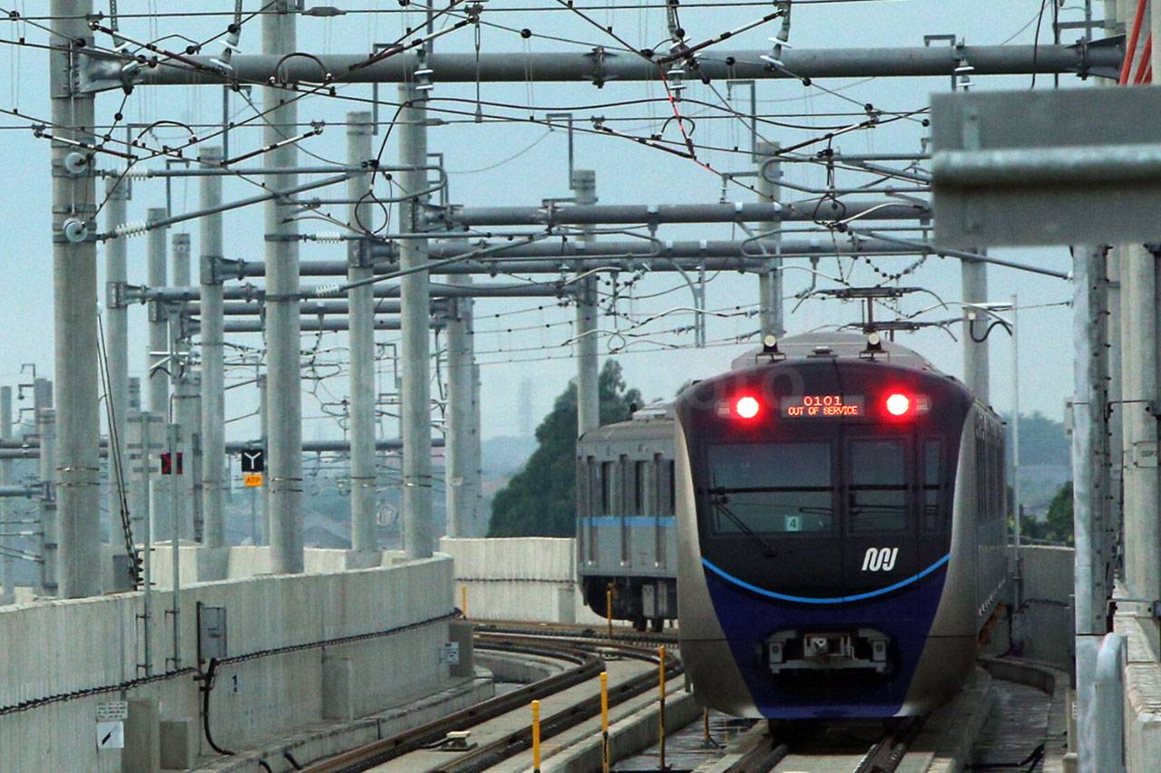 Menanti MRT Ratangga...