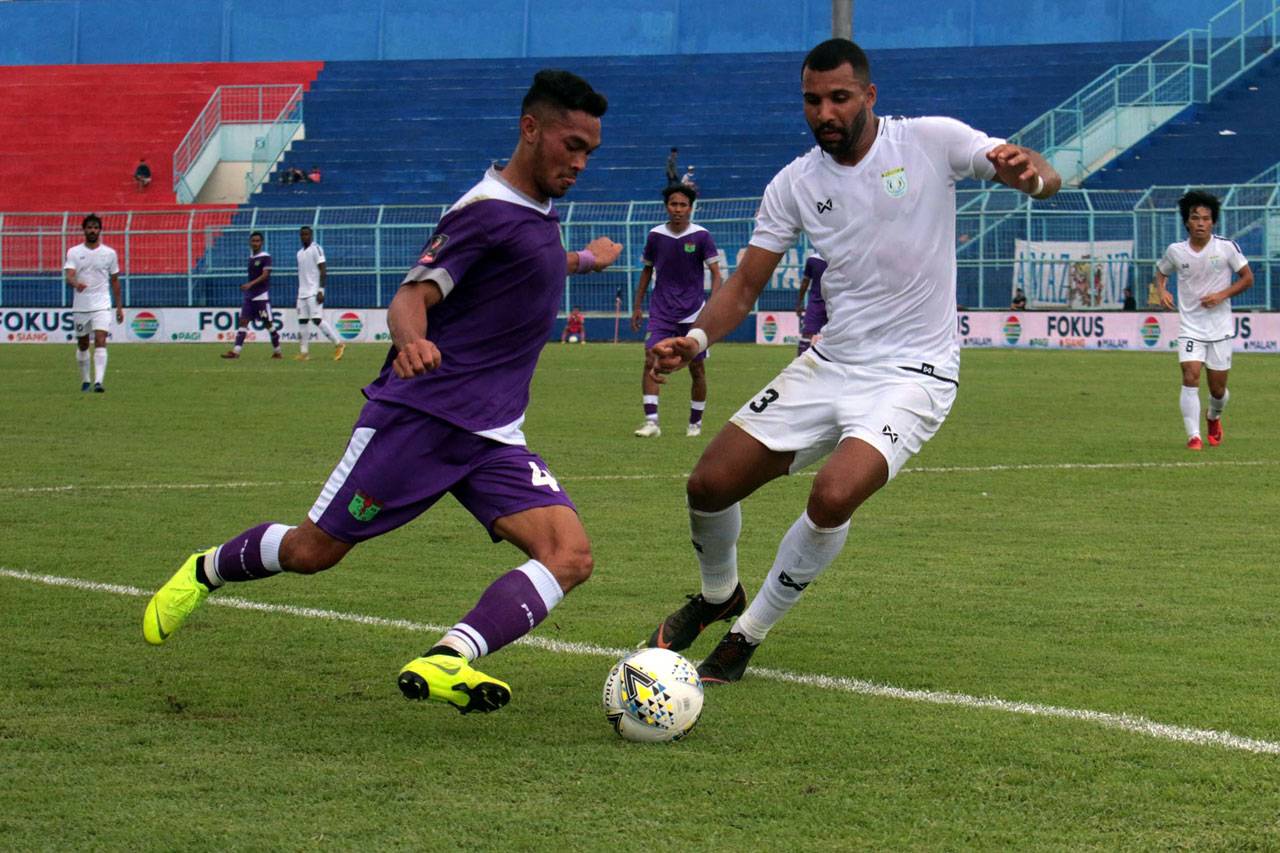 Persela Bungkam Persita...