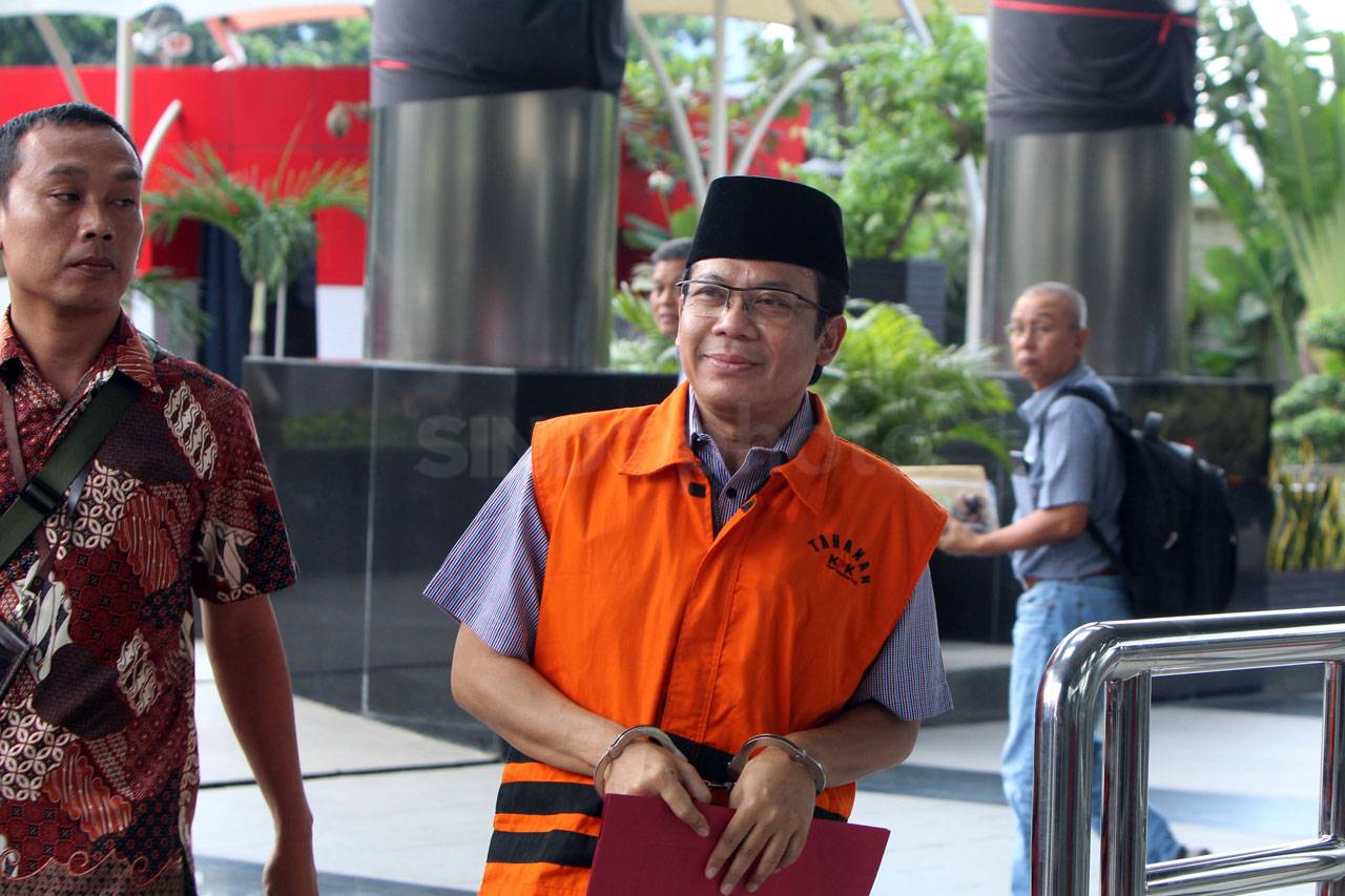 Periksa Taufik Kurniawan,...