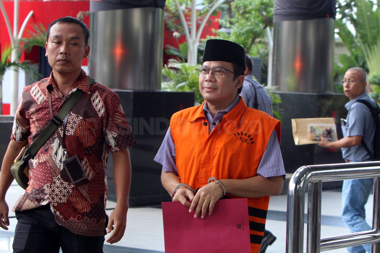 Periksa Taufik Kurniawan,...