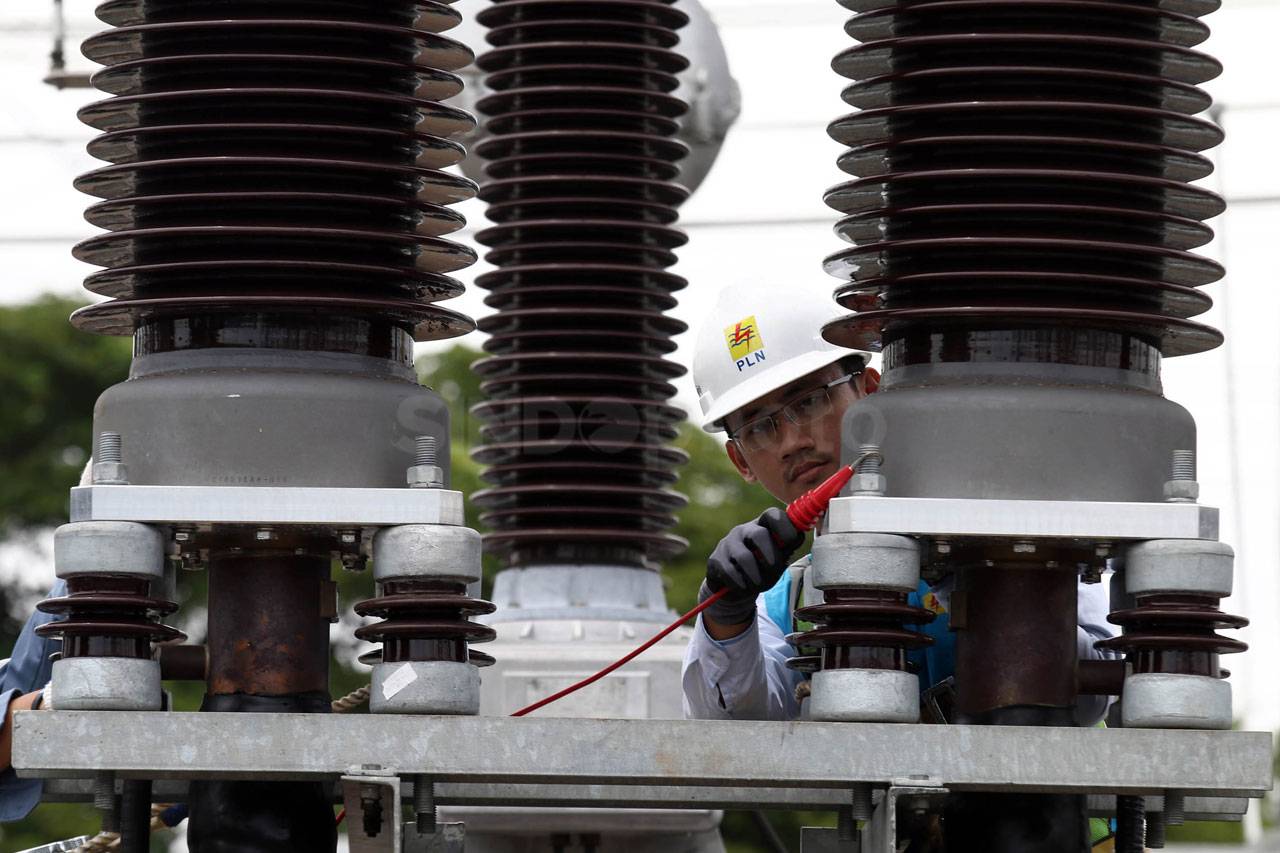 PLN Bangun Gardu Induk...