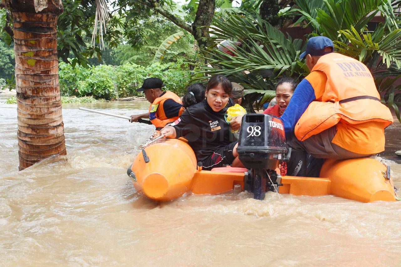 Banjir Rendam Beberapa...