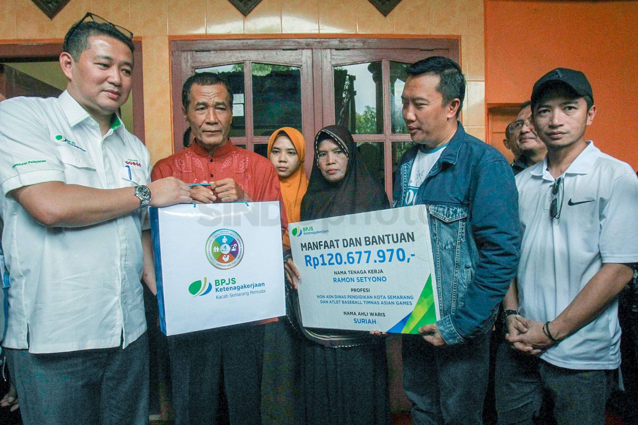 BPJSTK Serahkan Santunan...
