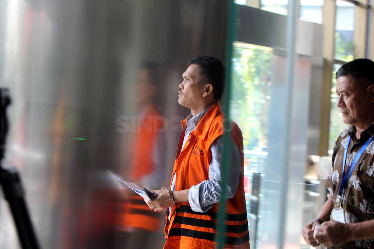 KPK Periksa Mantan Anggota...