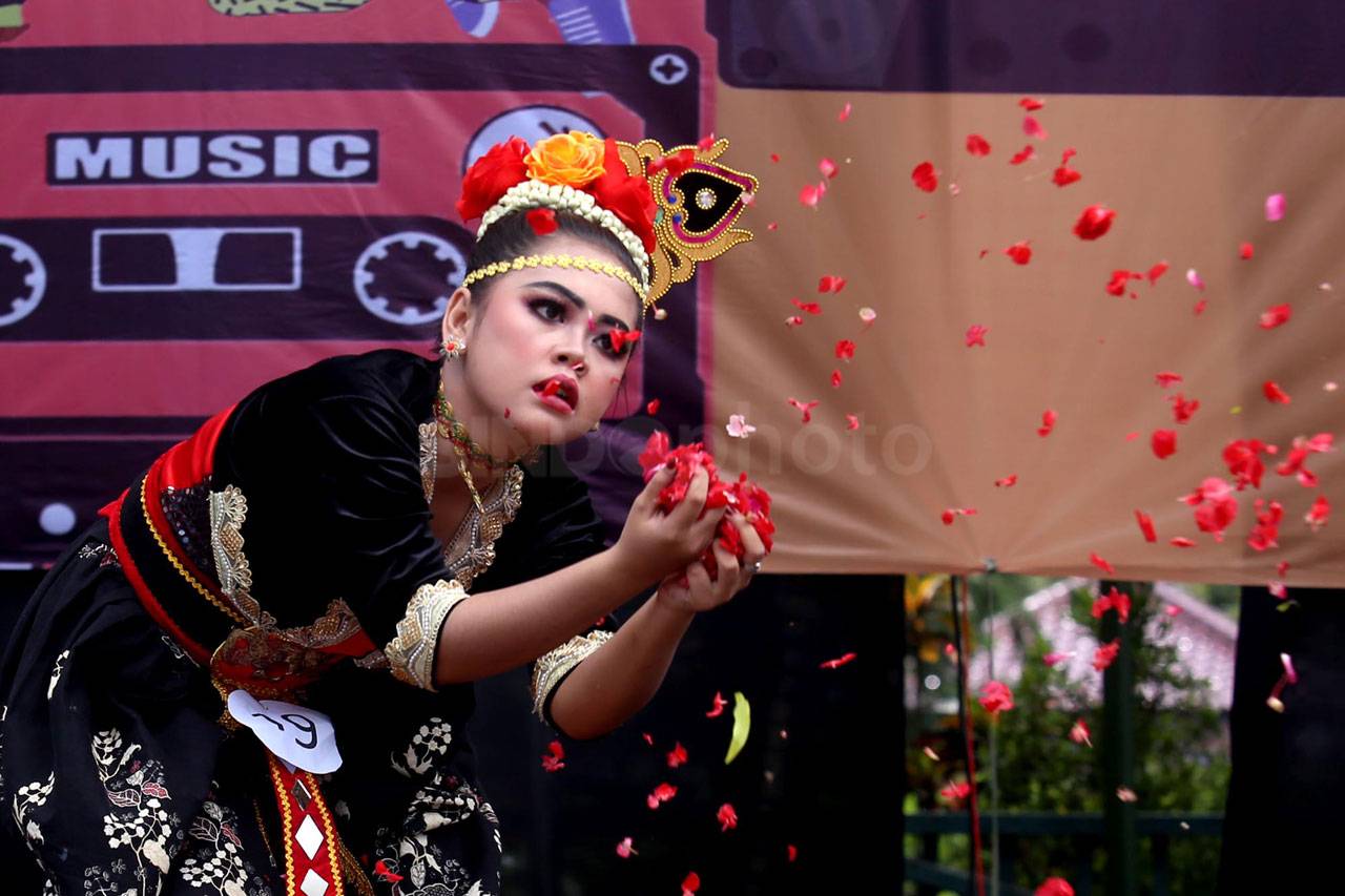 40 Kelompok Tari Ikuti...