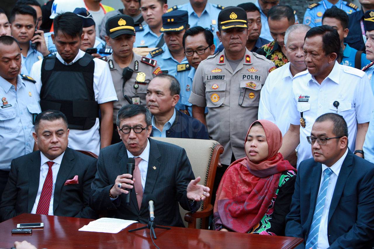 Tiba di Bandara Halim,...