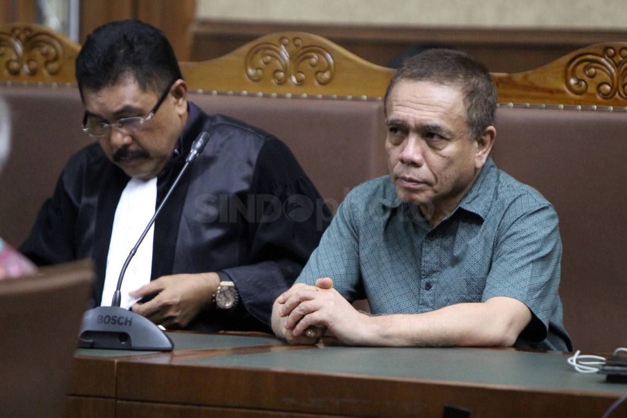 Tiga Saksi Meringankan...