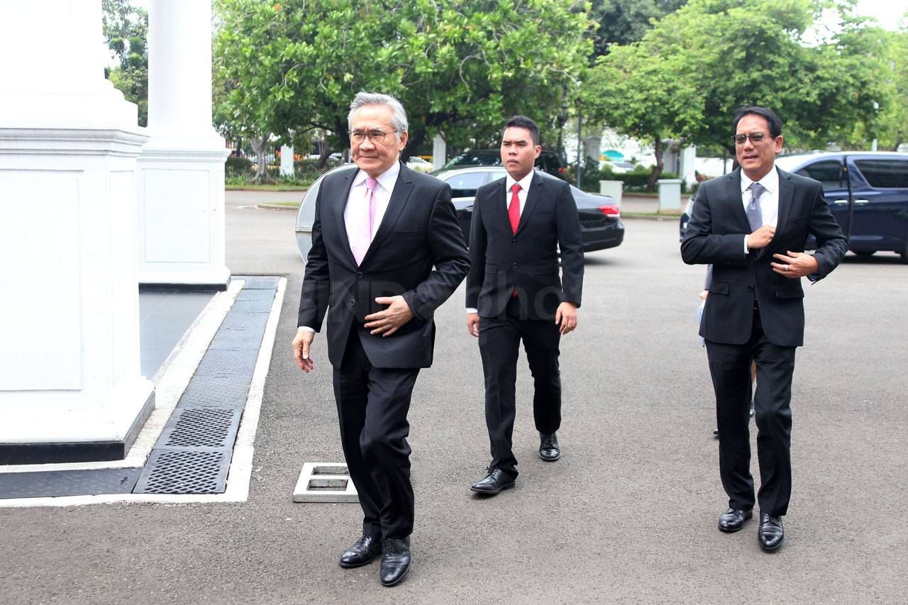 Presiden Jokowi Terima...