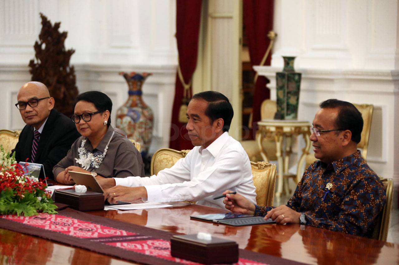 Presiden Jokowi Terima...