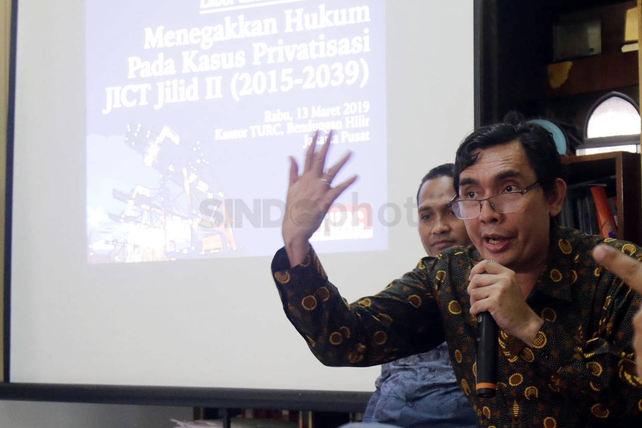 Menegakkan Hukum Pada...