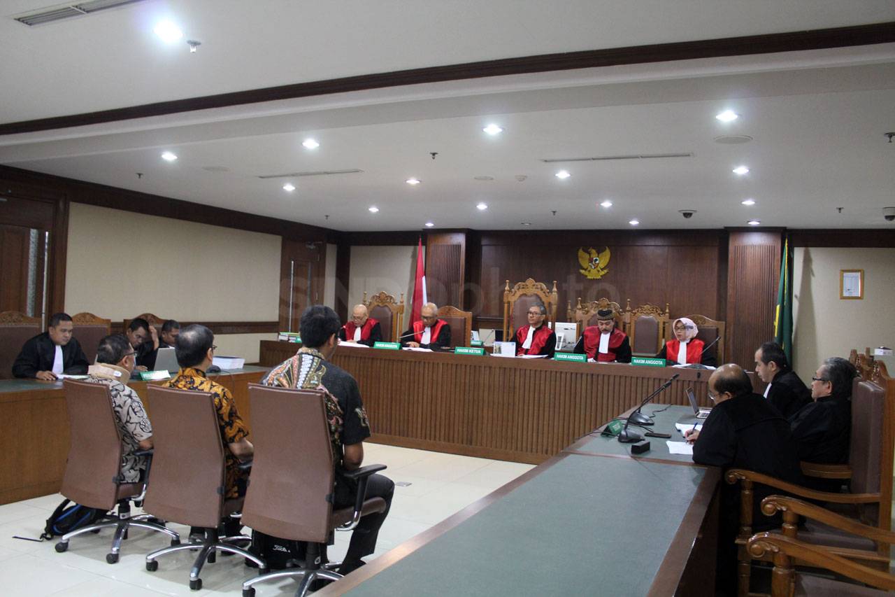 Tiga Petinggi Sinar...