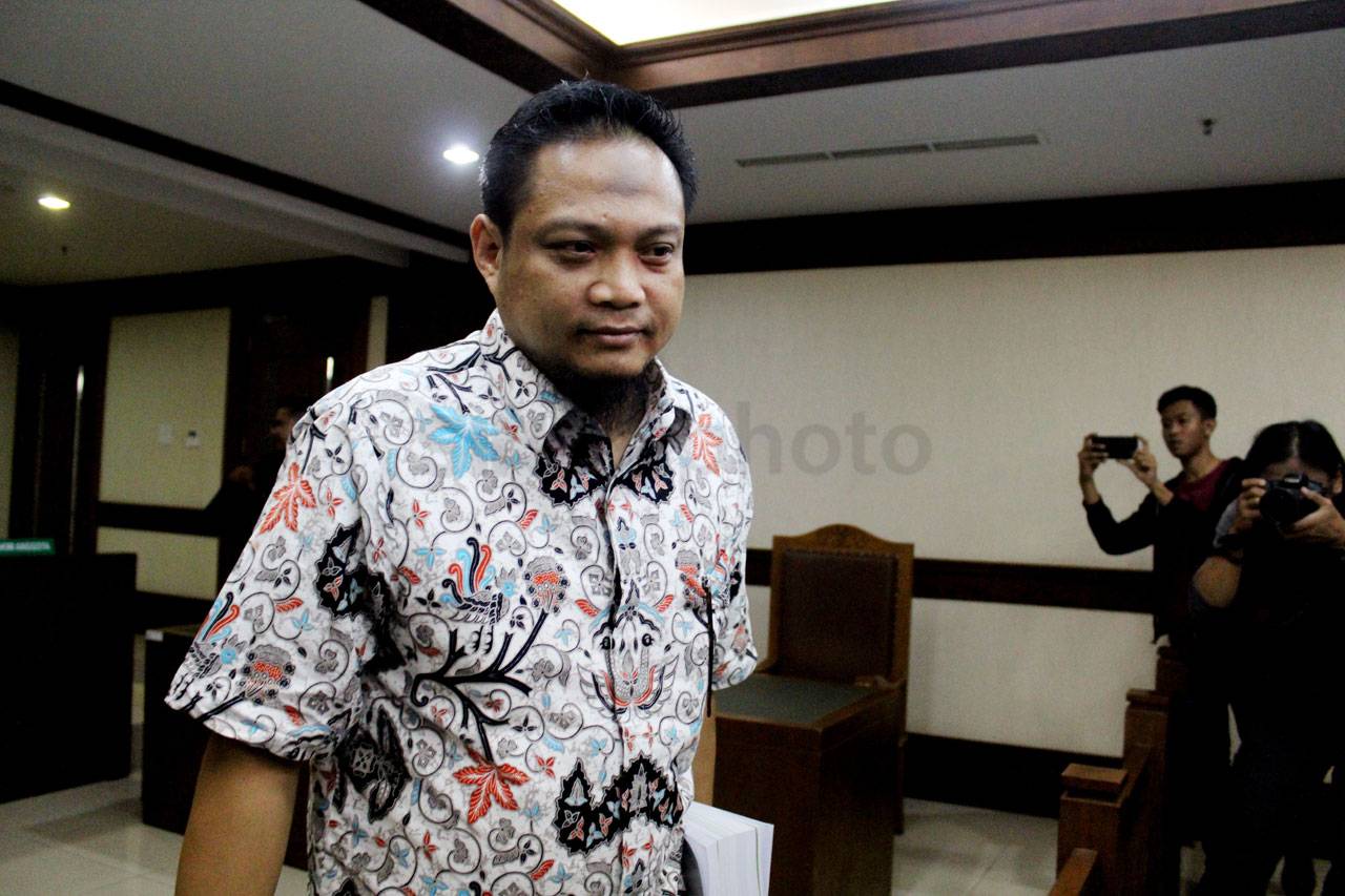 Panitera Pengadilan...