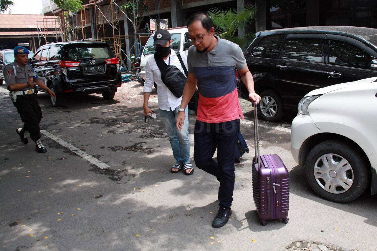 KPK Amankan 3 Koper...