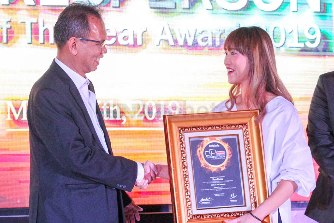 Bank DBS Raih Penghargaan...