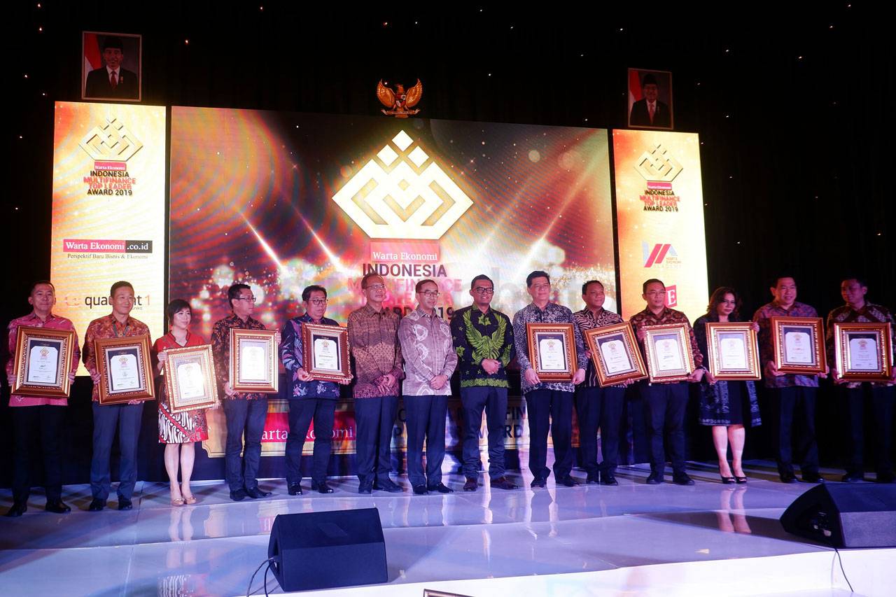 WOM Finance Raih Penghargaan...