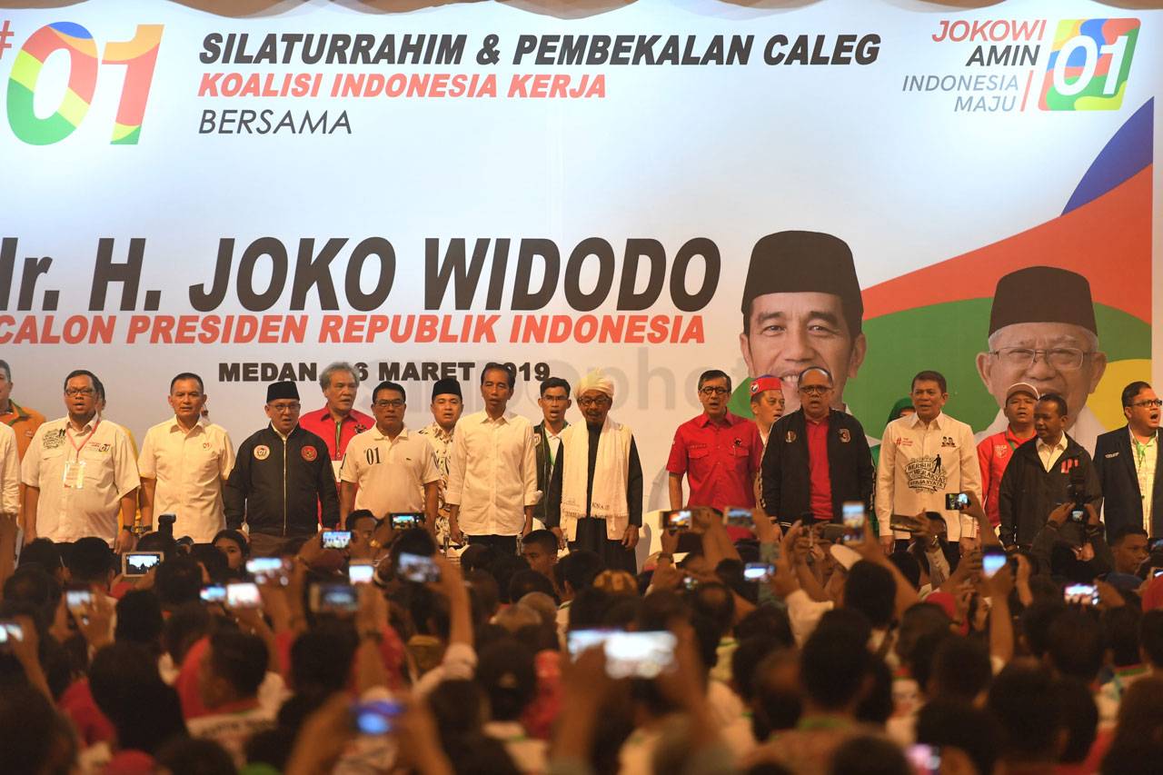 Capres Jokowi Hadiri...