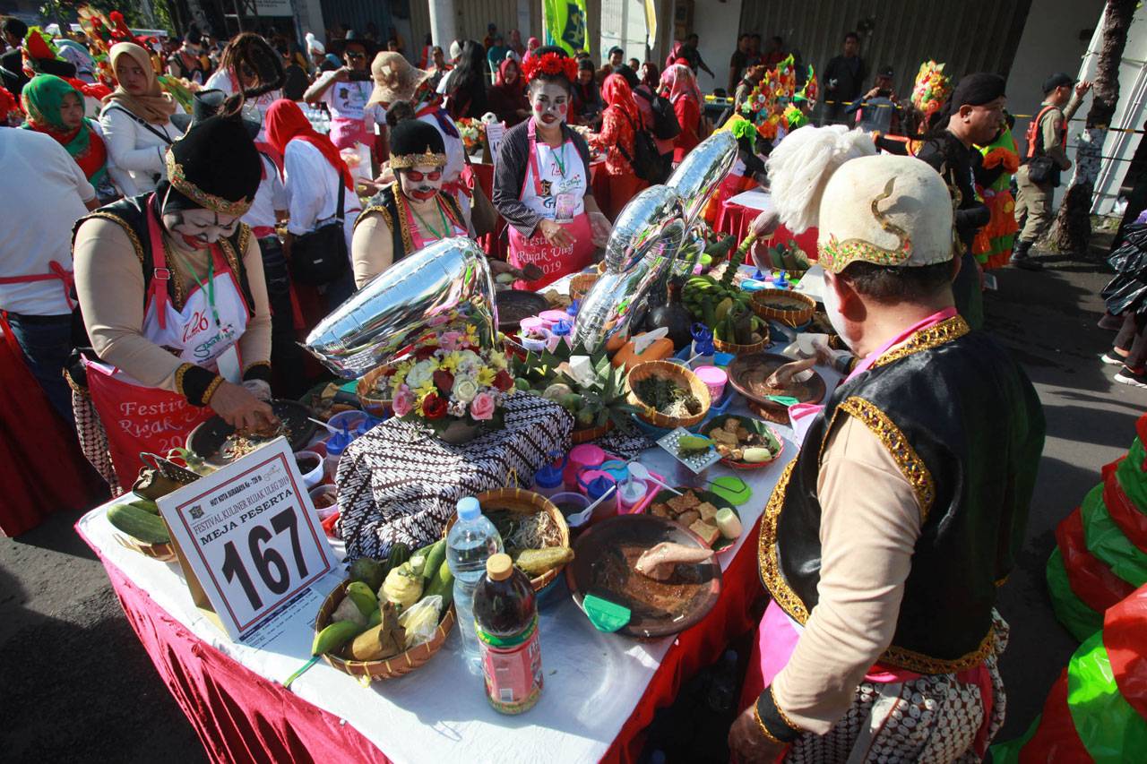 Festival Rujak Uleg...
