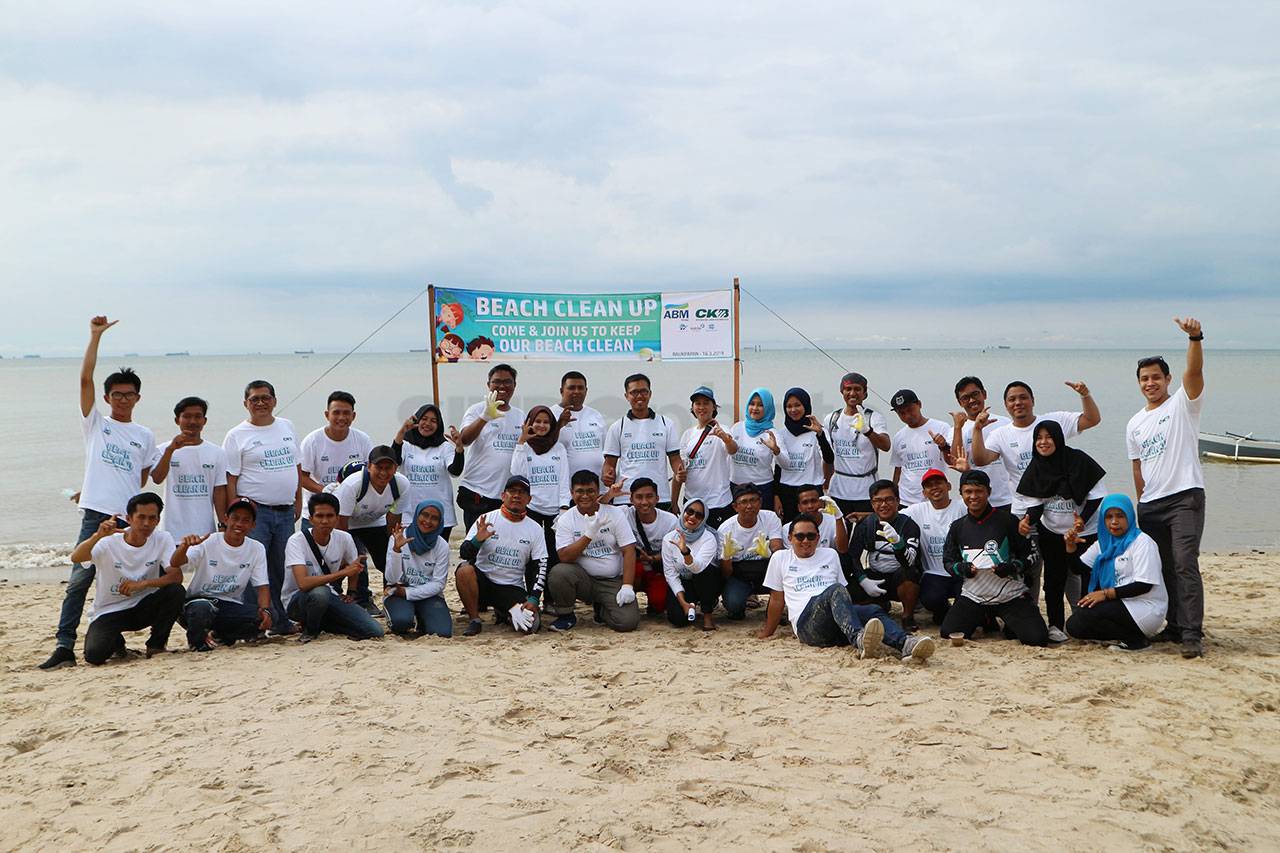 Aksi Beach Clean Up...