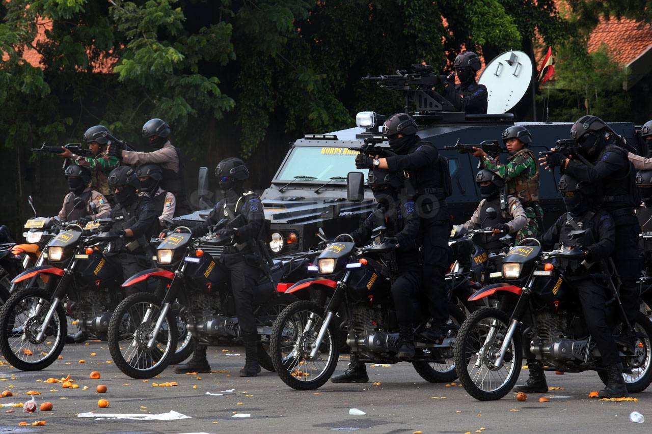 TNI dan Polri Gelar...