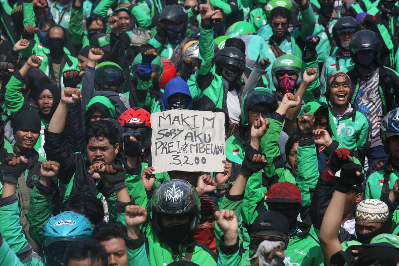 Ribuan Ojek Online Unjuk...