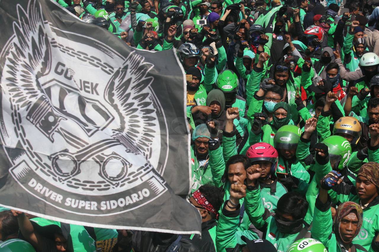 Ribuan Ojek Online Unjuk...