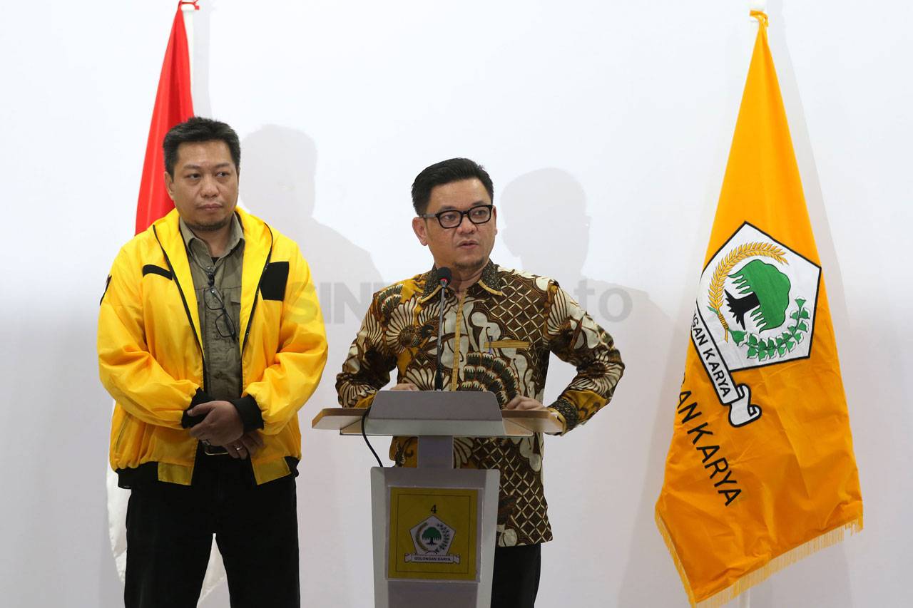 Partai Golkar Berhentikan...
