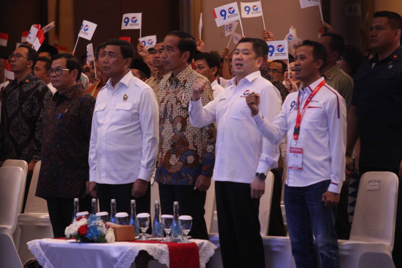 Presiden Jokowi Hadiri...