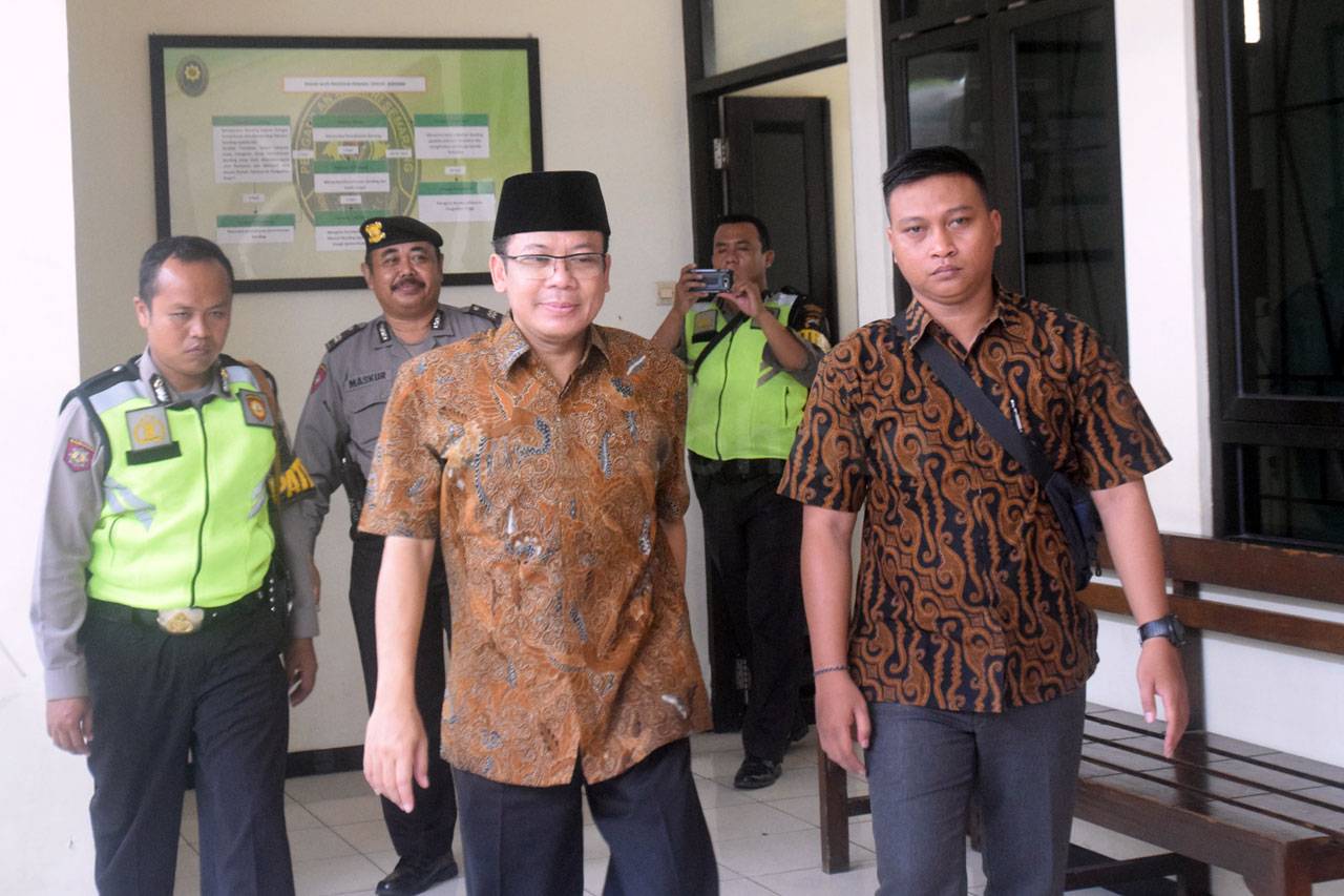 Taufik Kurniawan Didakwa...