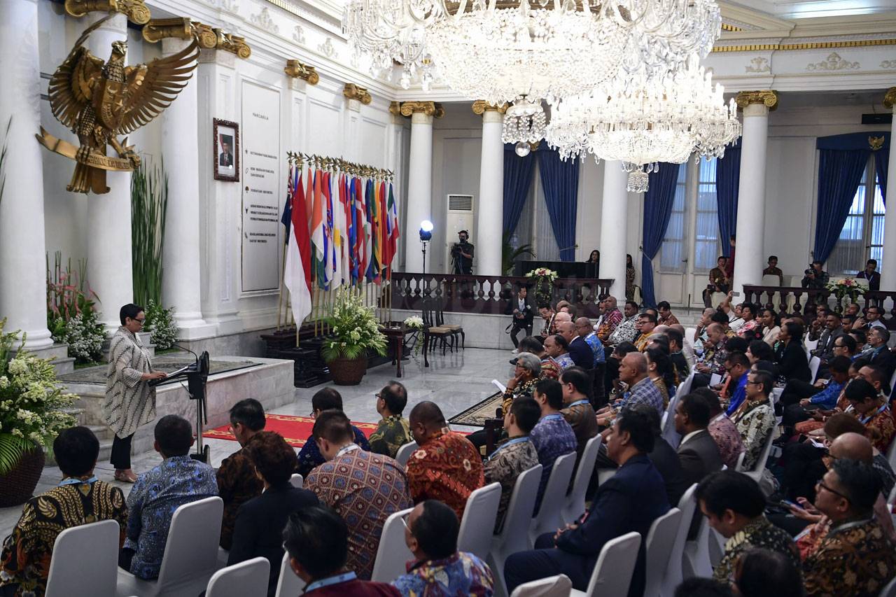 Menlu Retno Marsudi...