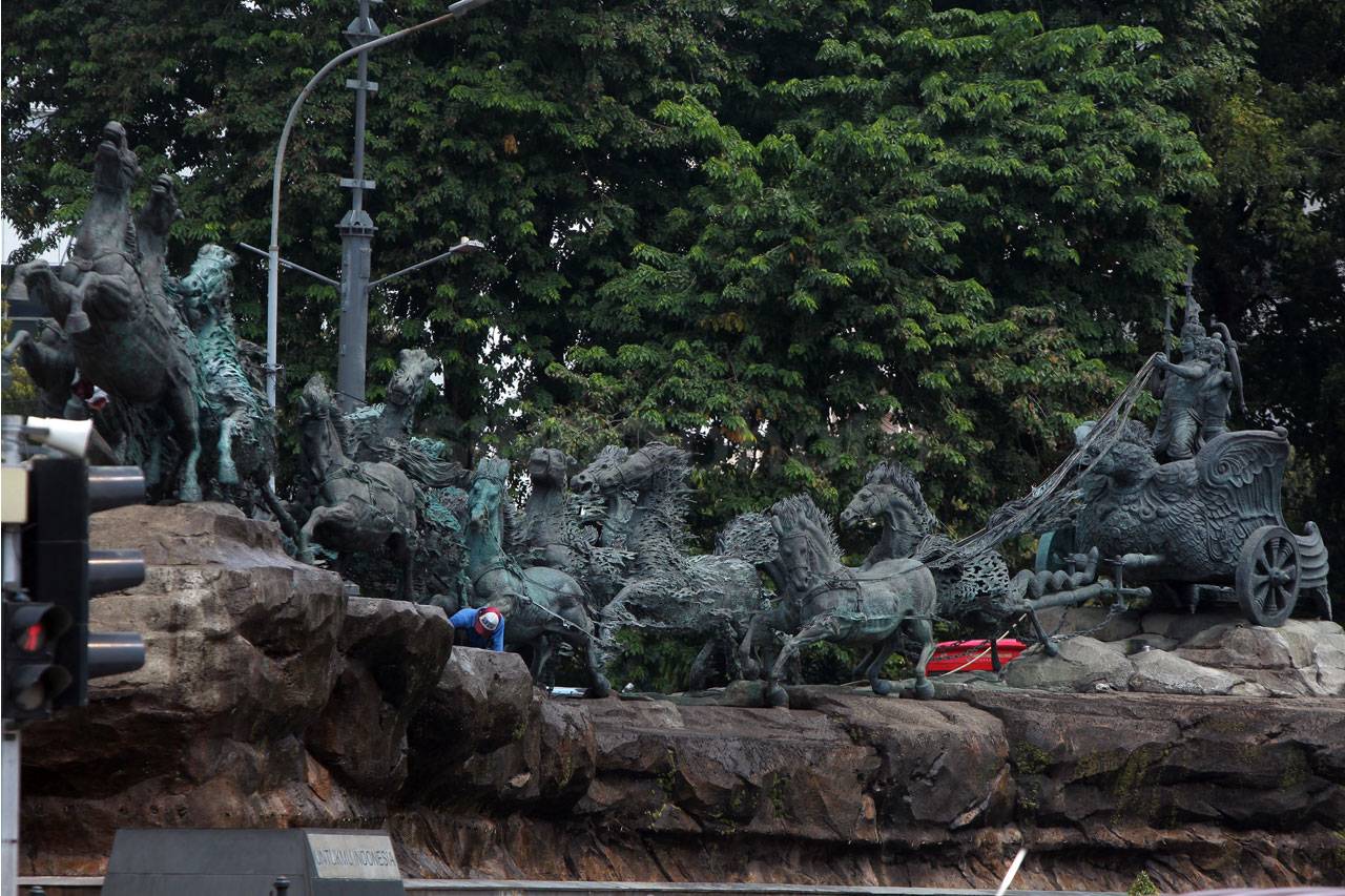 Perawatan Patung Arjuna...