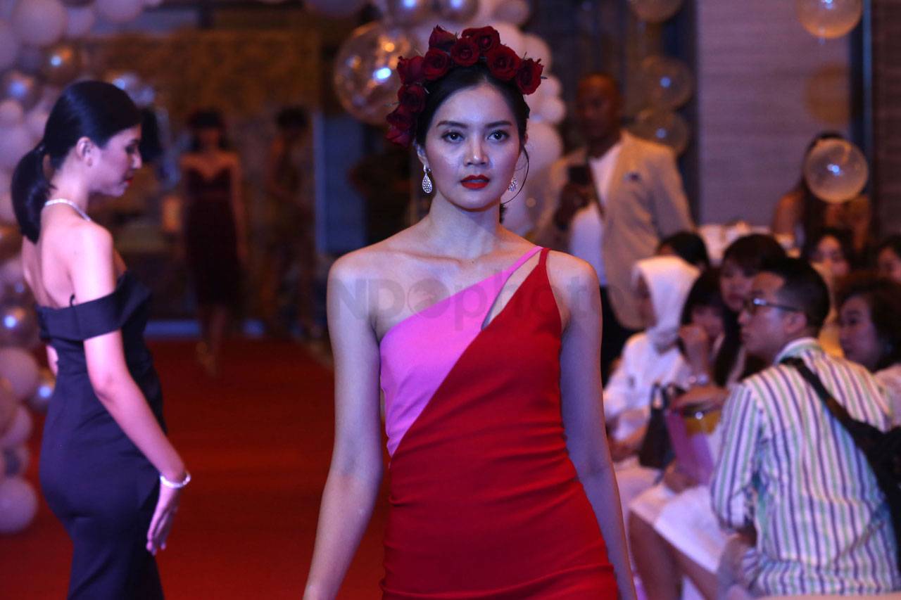Fashion Show Maision...