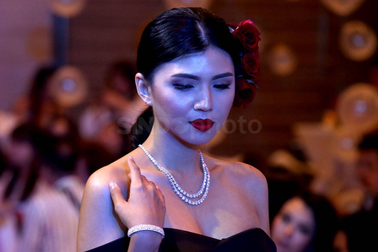 Fashion Show Maision...